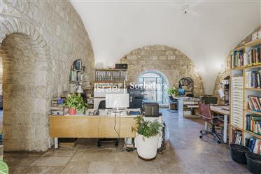 Historisches 2-stöckiges Steinhaus in einem Naturschutzgebiet | Lifta - Jerusalem