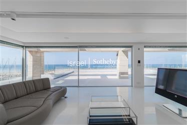 Spectacular Designer Apartment at the Marina | Herzliya Pituach 