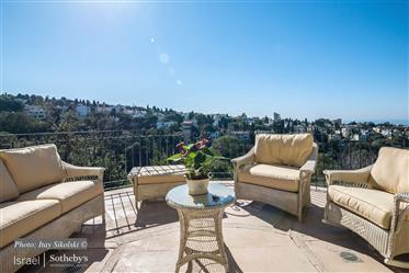 French Style Extravagant Private House with a Pool on the Carmel mount in Haifa