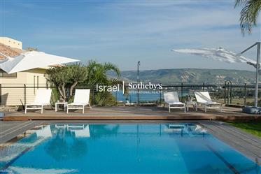 Luxurious Villa with Panoramic Views of the Sea of Galilee