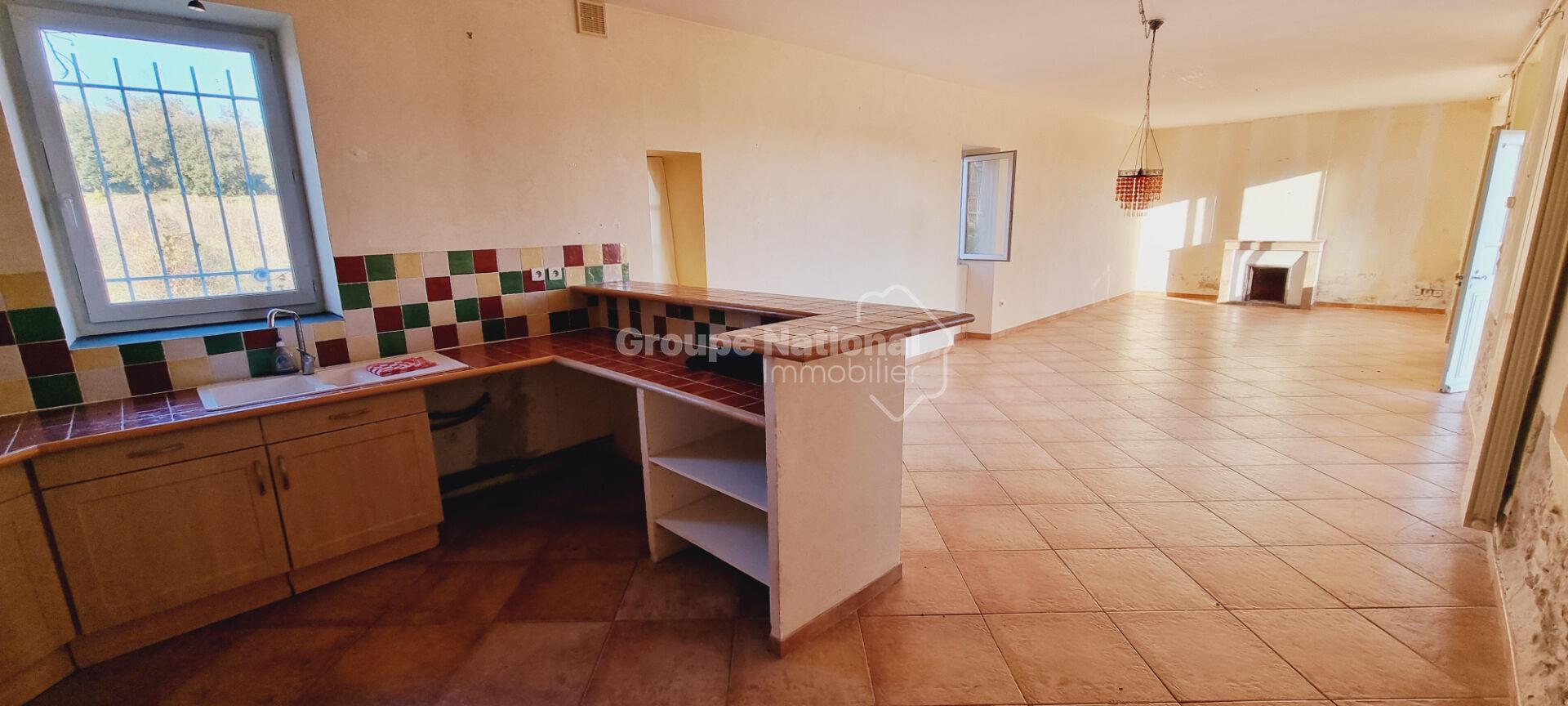 Mas of 177m² with a view of Goudargues