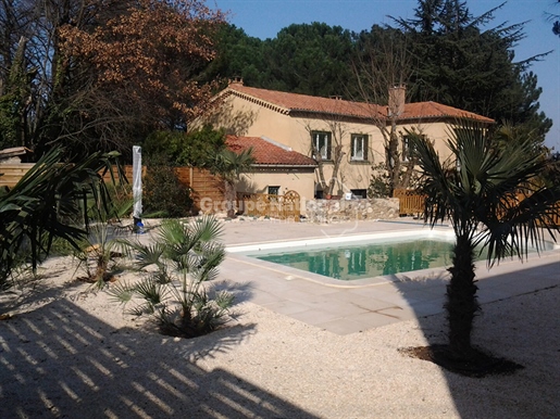 Villa 6 bedrooms, swimming pool, on a plot of 1891m² (possibility of 2 dwellings)