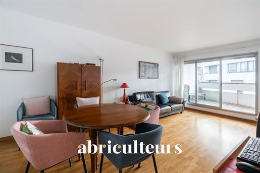 2-room apartment 50m2 with balcony and cellar in Paris