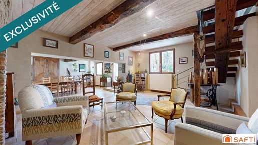 Tastefully renovated Farmhouse - Ready to Move In