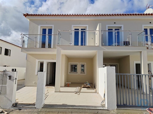 Home / Villa with 2 Rooms in Faro with 140,00 m²
