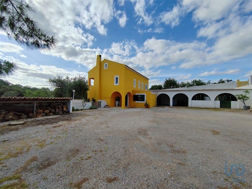 Casa / Villa T3 em Faro de 264,00 m²
