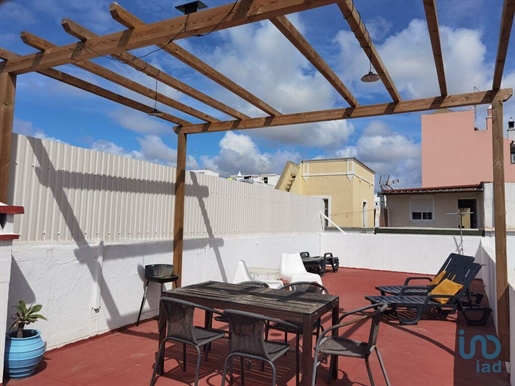 Home / Villa with 2 Rooms in Faro with 51,00 m²
