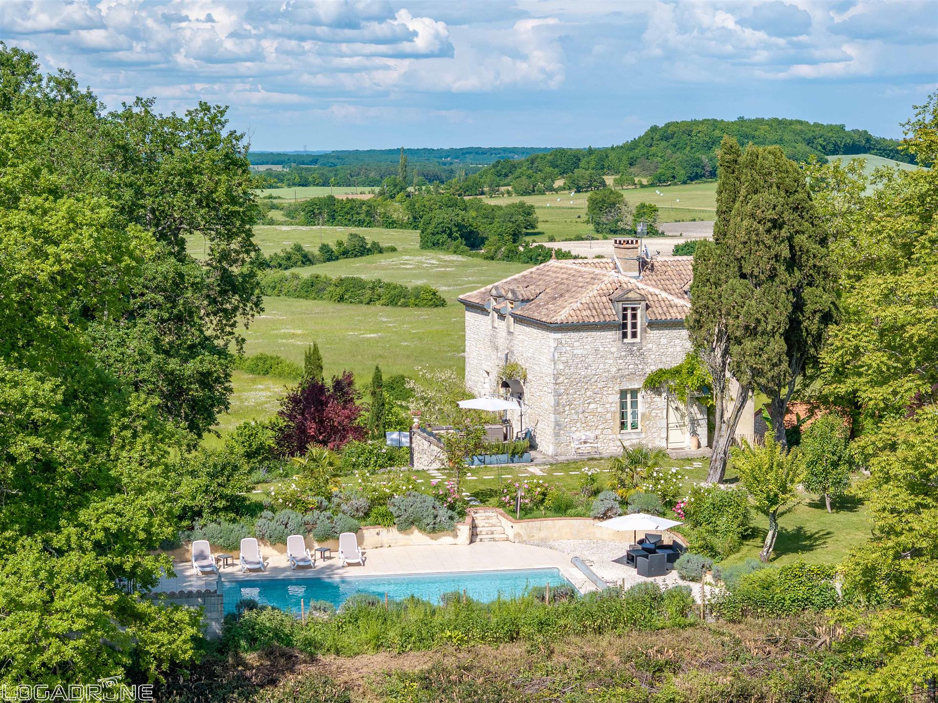 Rare - Issigeac- Manor house - Views