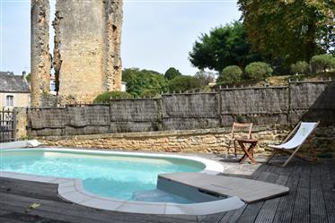 Te koop, in de Dordogne, in Ste Alvère, dorpswoning met zwembad