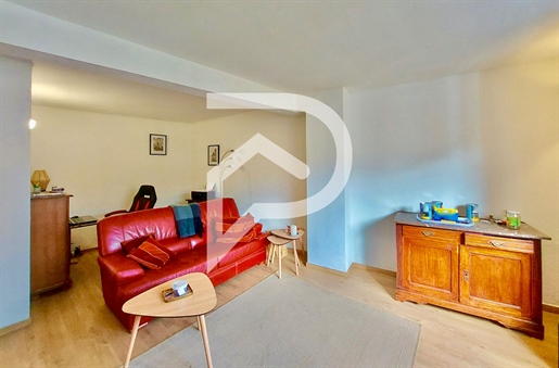 Exclusivity Two-bedroom house and an office of 111 m² in Quillan