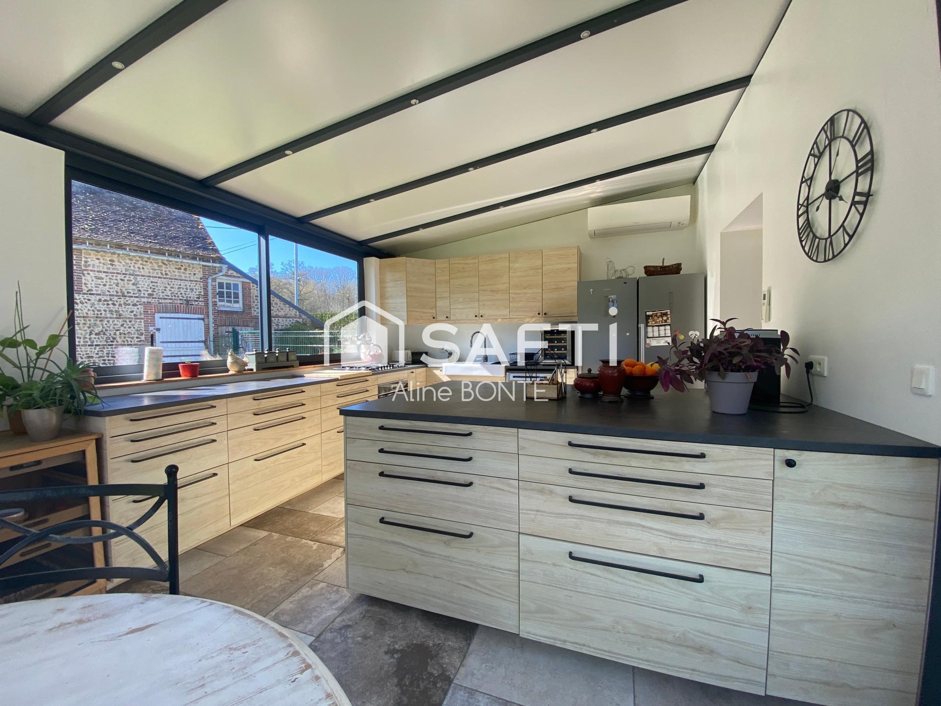 Purchase: Luxury property (27160)