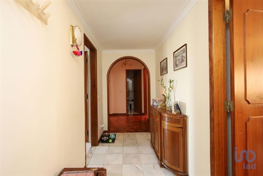 Apartment with 3 Rooms in Lisboa with 110,00 m²
