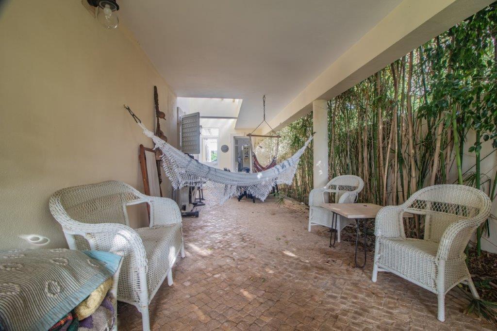 Ruime villa met 4 slaapkamers gelegen op 3 minuten van het centrum van Almancil - Algarve