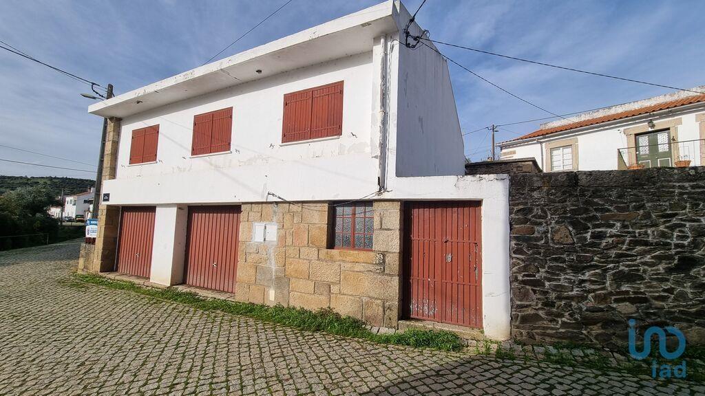 Huis met 4 kamers in Almofala e Escarigo met 260,00 m²