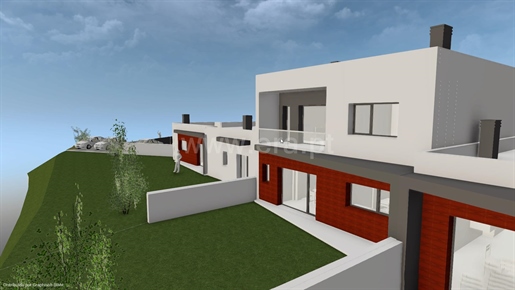 4 Bedroom Semi-Detached House | Pousos, Leiria