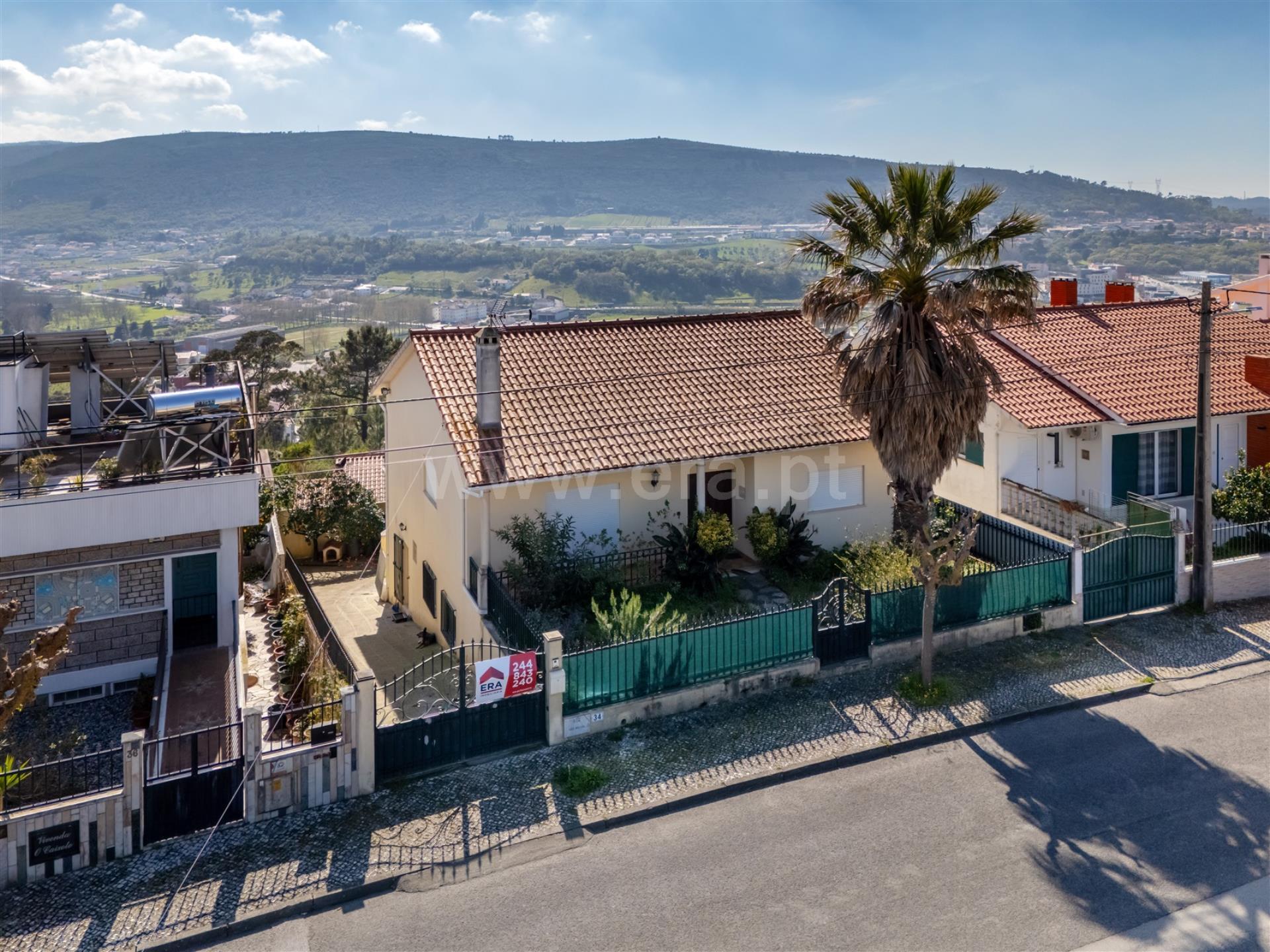 3+1 bedroom villa | Porto de Mós