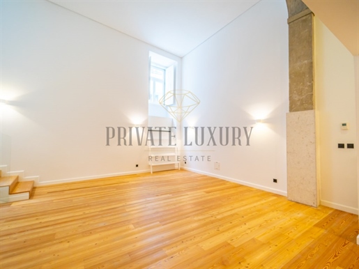 3 Bedroom Apartment in Xix Century Palace, Lisbon