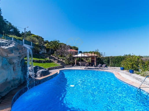 House T4+3 + Annex T1, with Garden, Swimming Pool with Waterfall, in Sintra