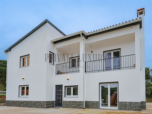 5 bedroom villa with views and pool in Quinta do Anjo in Palmela