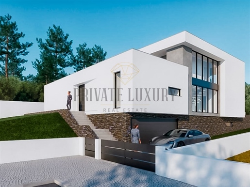 Plot 910 m2 - Project approved House T4 - 450m2 - Charneca da Caparica