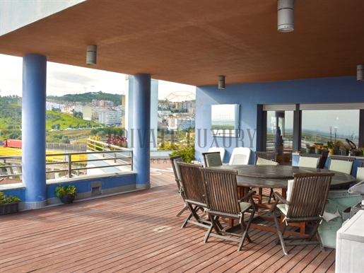 Apartamento de ensueño de 5 dormitorios con 500m2 con terraza y vistas al río