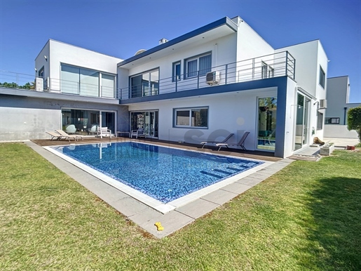 Detached 4 bedroom villa | Verdizela | 1127 m2 of plot with swimming pool