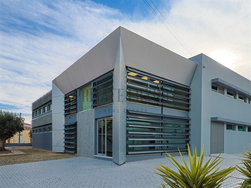Exceptional warehouse in Palmela
