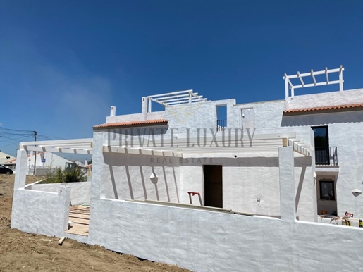 Villa Triplex con Vista Panorámica, Parking Privado y Espacio de Barbacoa en Alcácer do Sal