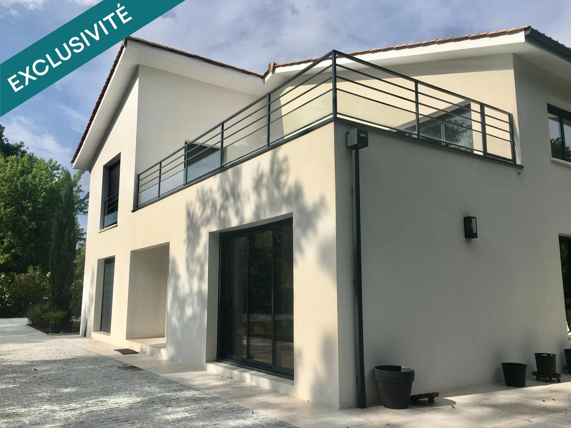 Purchase: Luxury property (33170)