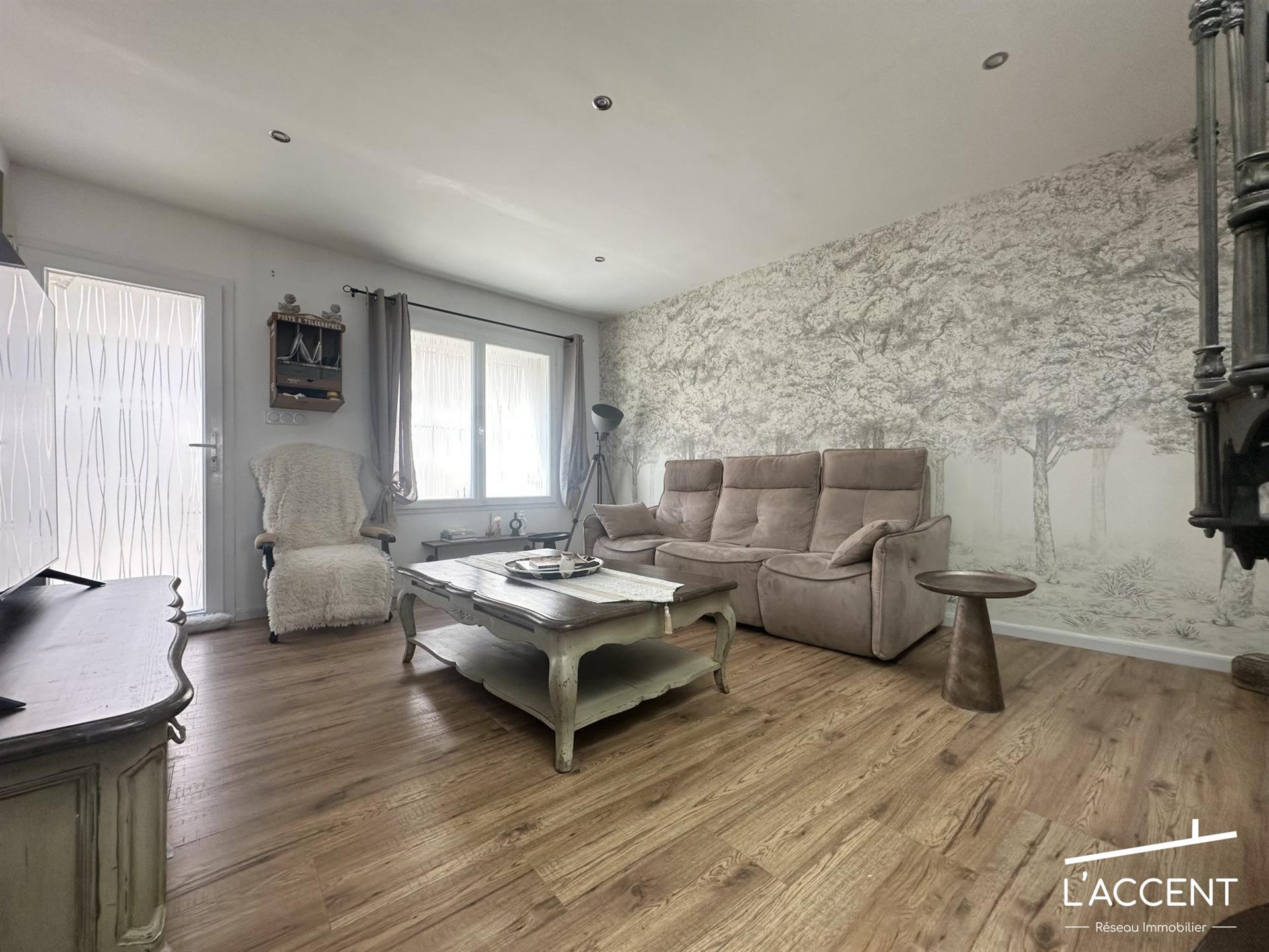 Purchase: Luxury property (30220)