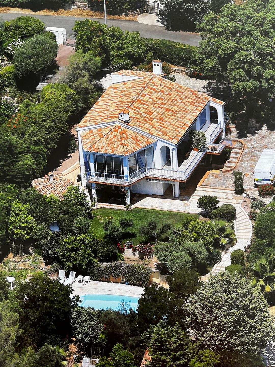 Purchase: House (83370)
