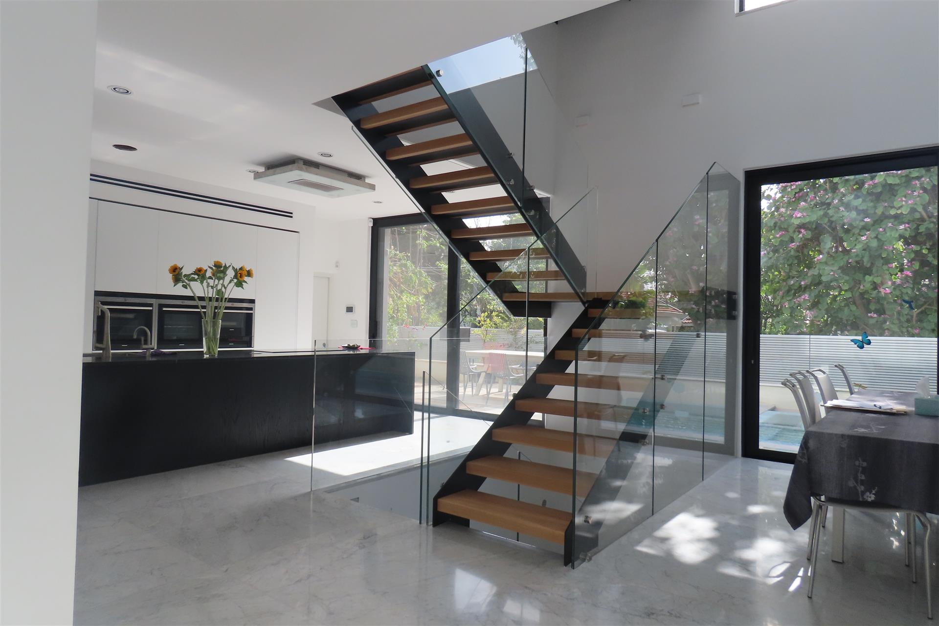Luxurious Property Near the sea