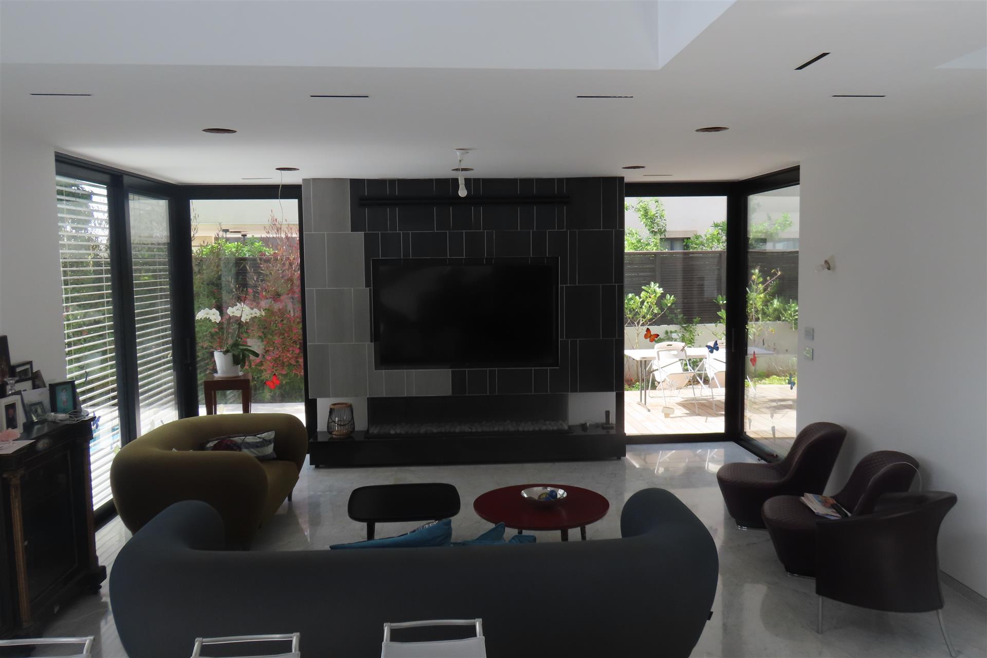 Luxurious Property Near the sea