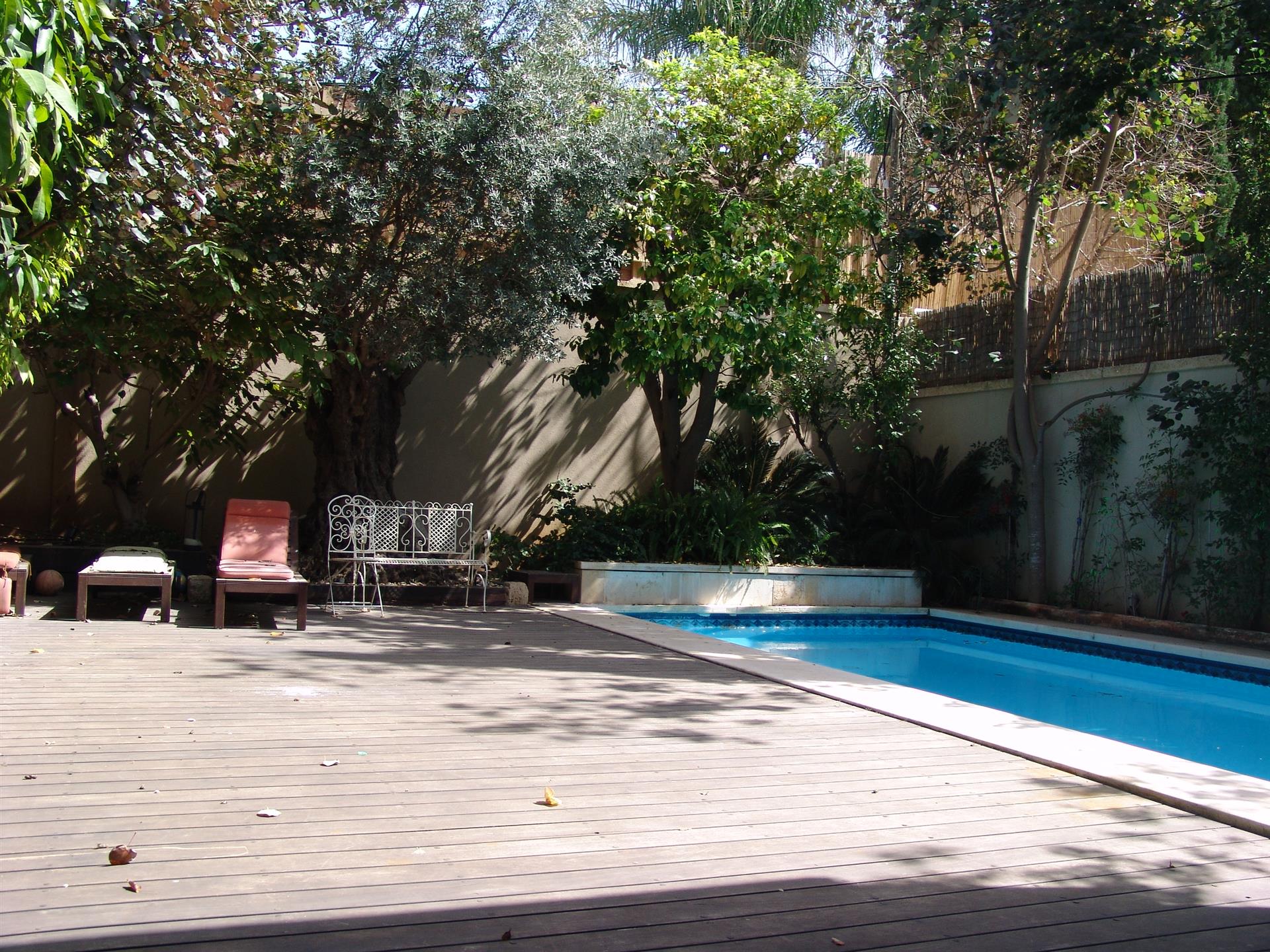 Luxurious Property Near the sea