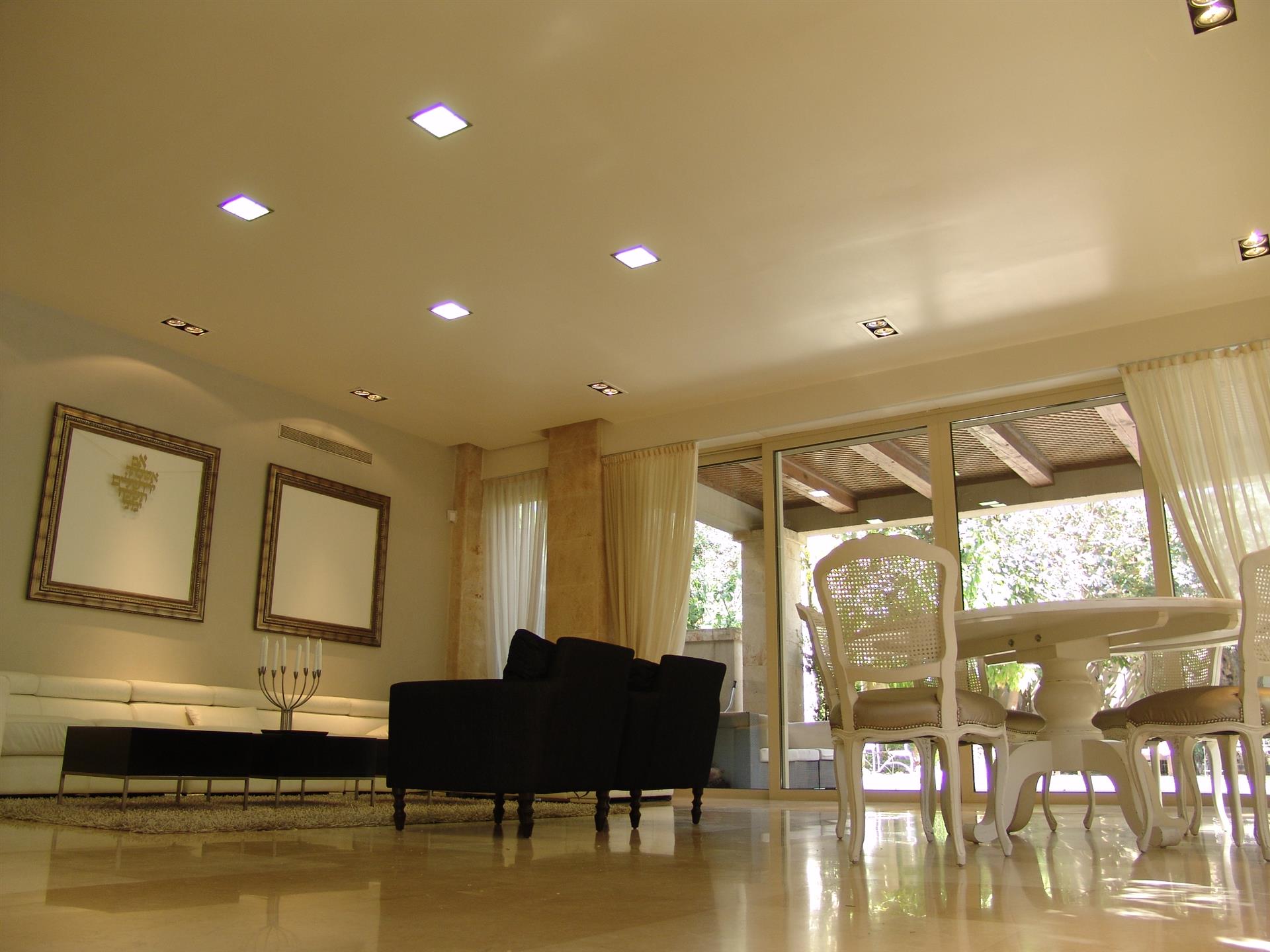 Luxurious Property Near the sea