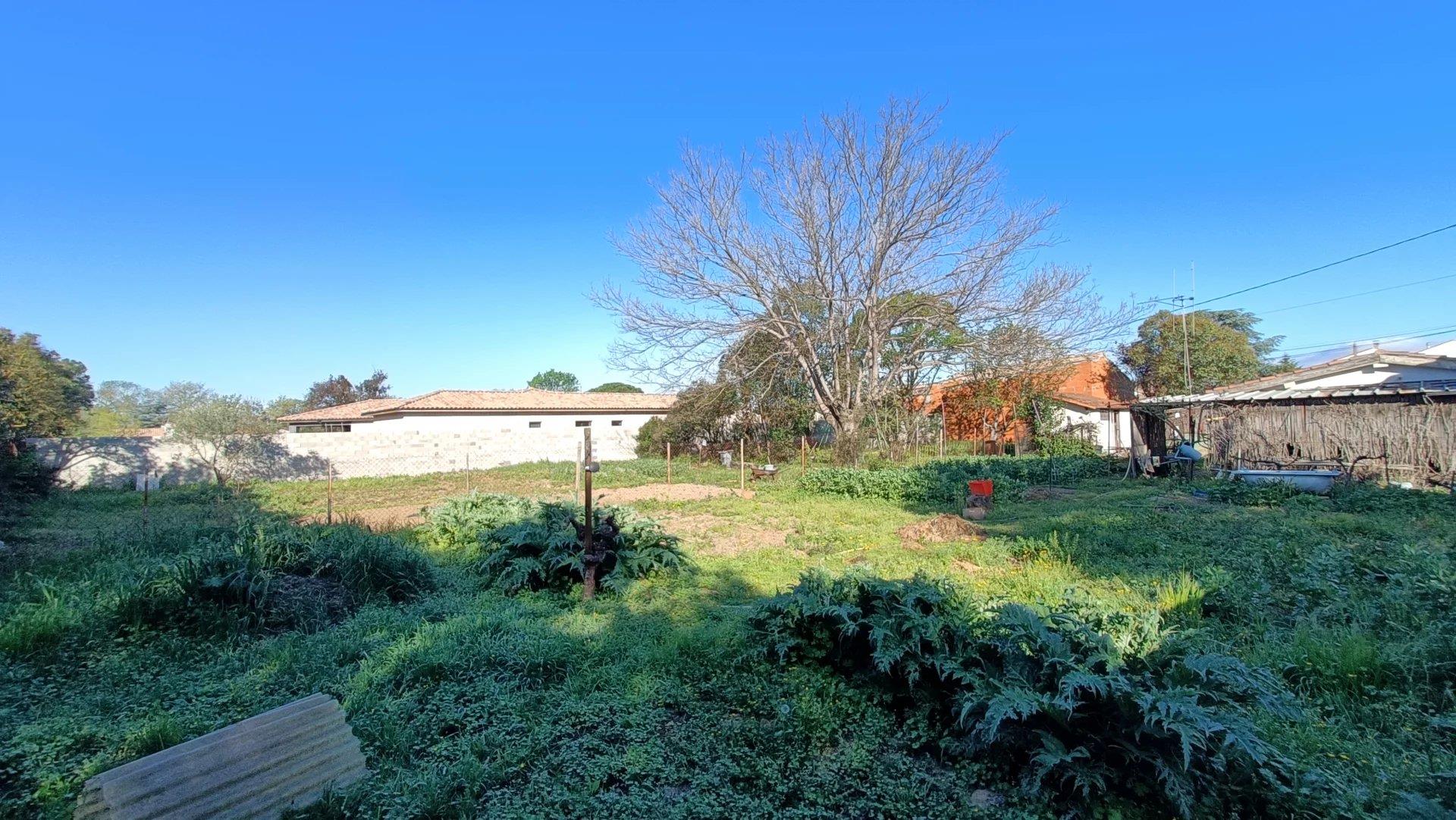 Serviced Land - 1371M2 - Lignan Sur Orb