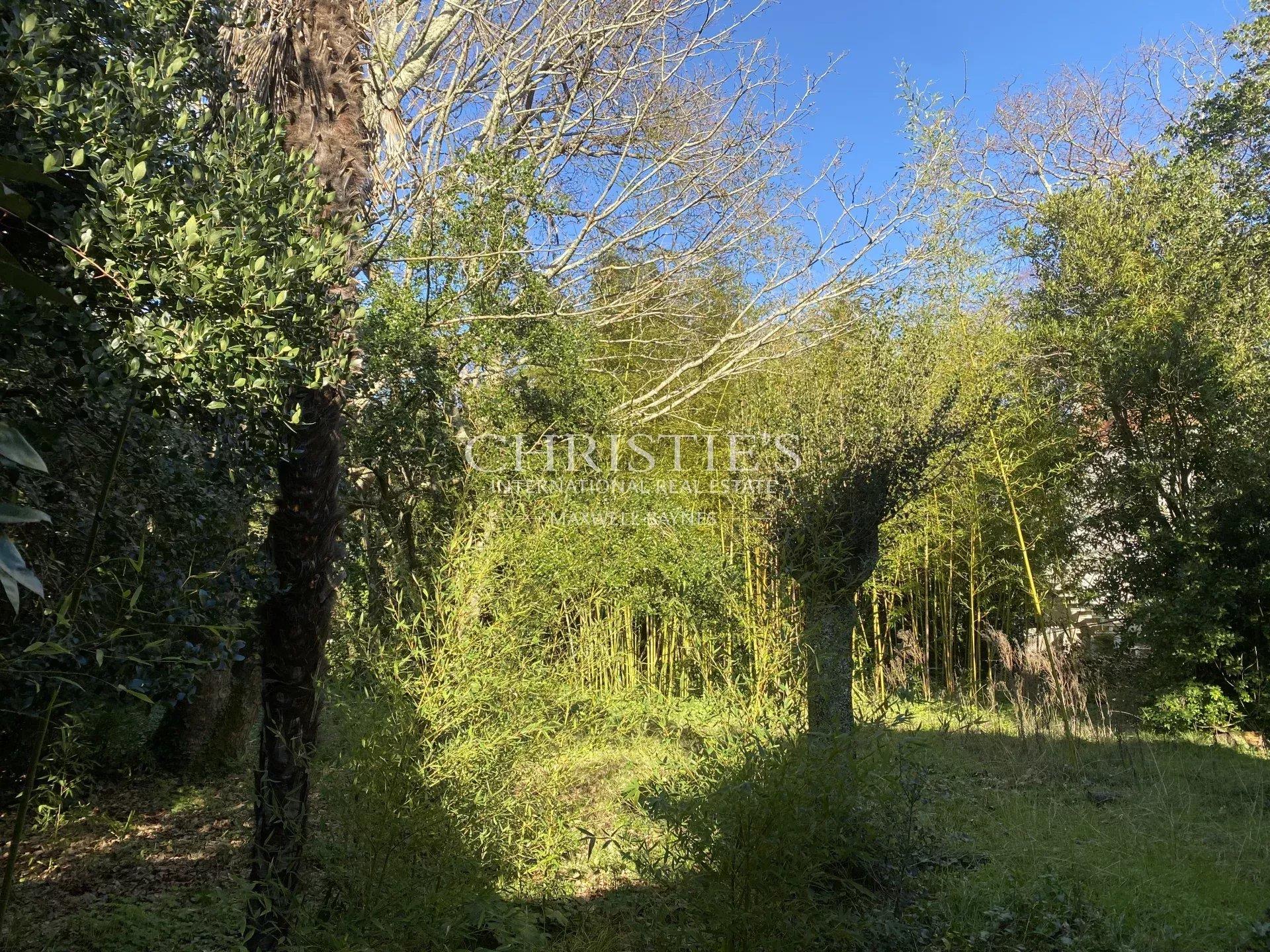 Arcachon Ville d'hiver Plot with renovation project