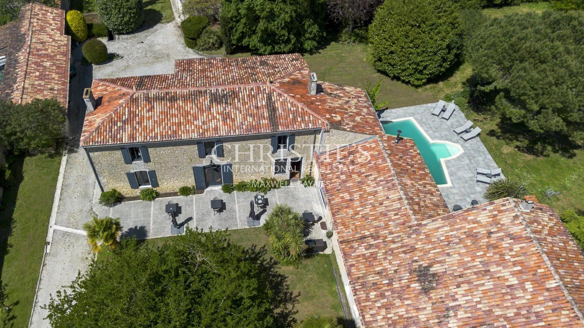 Meursac - Elegante Maison de Maître de 12 quartos, 7 suítes, caráter histórico e serviços de luxo