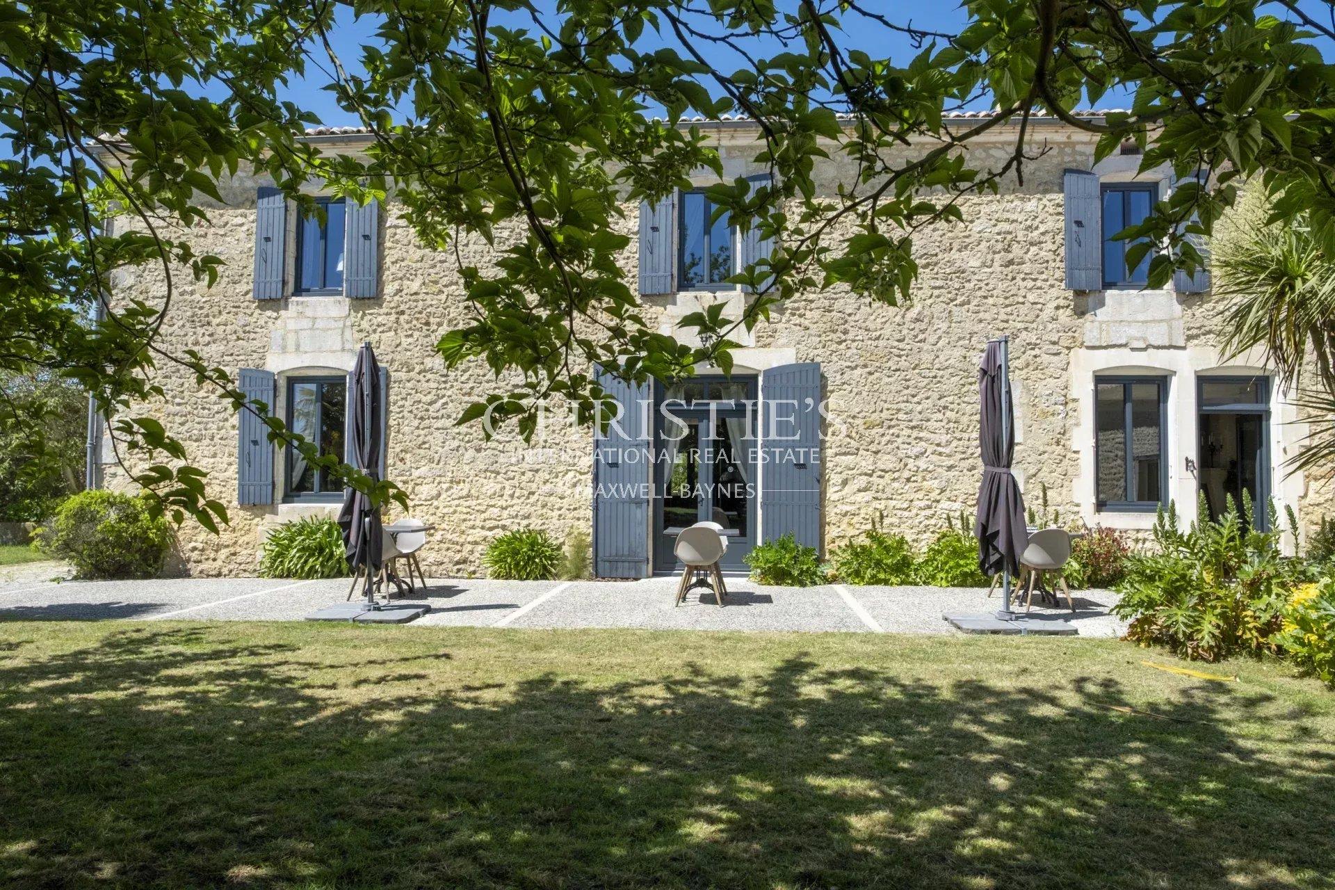 Meursac - Elegante Maison de Maître de 12 quartos, 7 suítes, caráter histórico e serviços de luxo