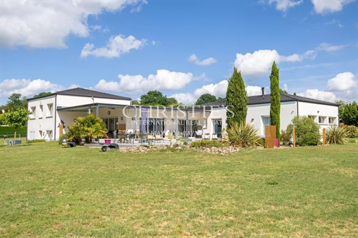 Contemporane Ziel: Duurzame Villa met Zwembad en Grote Tuin