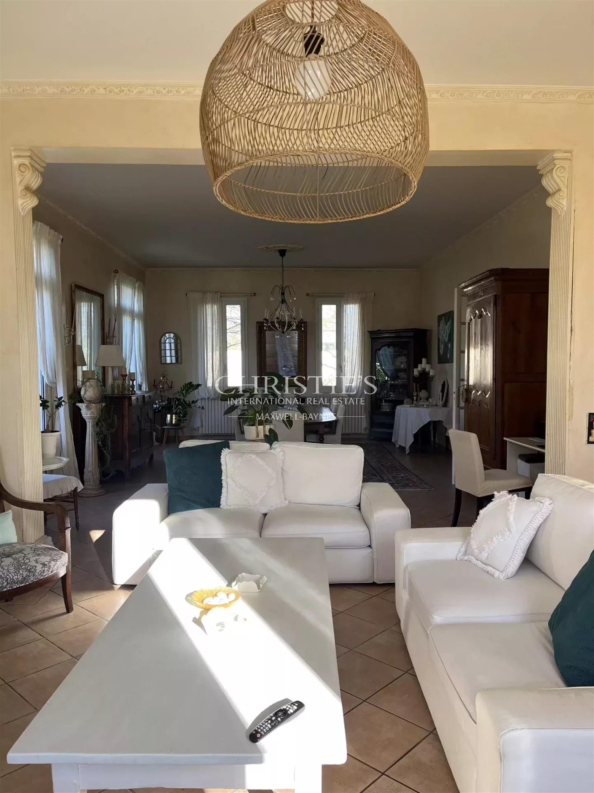 Compra: Vivenda (33500)