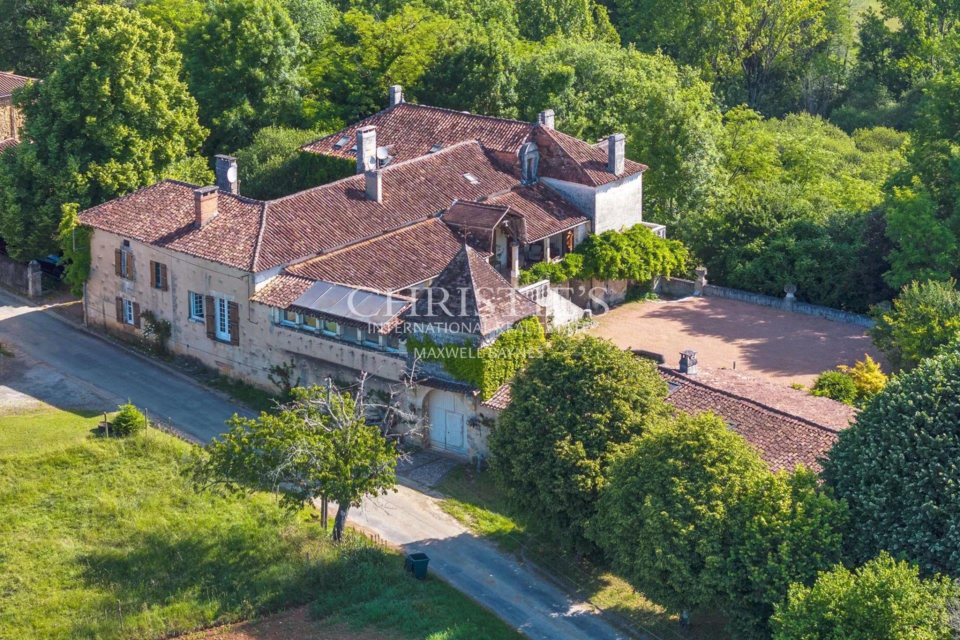 Exquisite Gentilhommière in the Heart of Perigord Vert