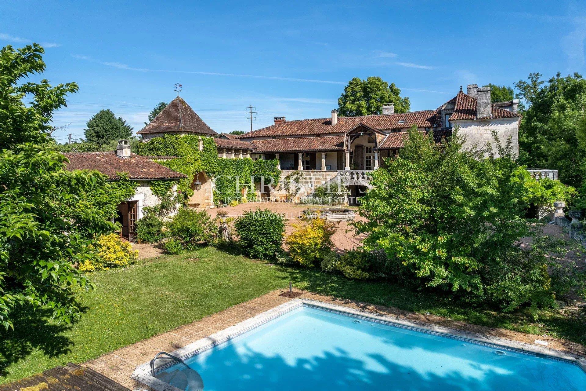 Exquisite Gentilhommière in the Heart of Perigord Vert