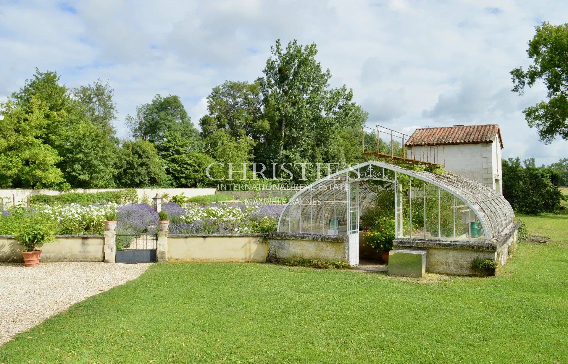 Breathtaking Country Chateau & Estate near Brantome
