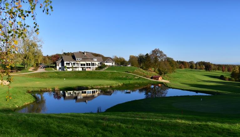 Superb land in the middle of nature (golf)