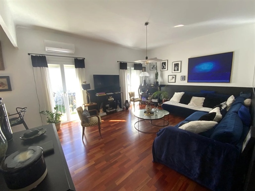 Charming T4 apartment tastefully renovated, in a quiet area near the quays of Narbonne