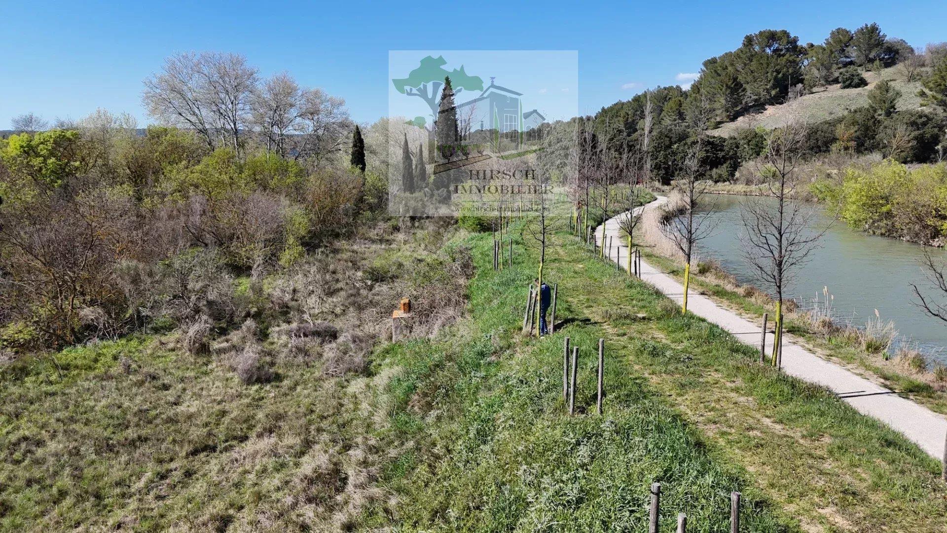 Rare and unique plot of land on the banks of the Canal du Midi