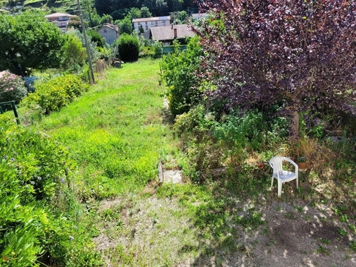 Foix, Stadthaus mit Garten und Schuppen