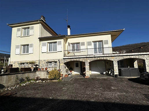 Villa in Lavelanet with garage and garden