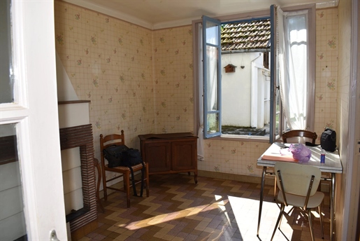 To be seized, house of 136m² with 4 bedrooms, small garden and garage in Lavelanet in Ariège